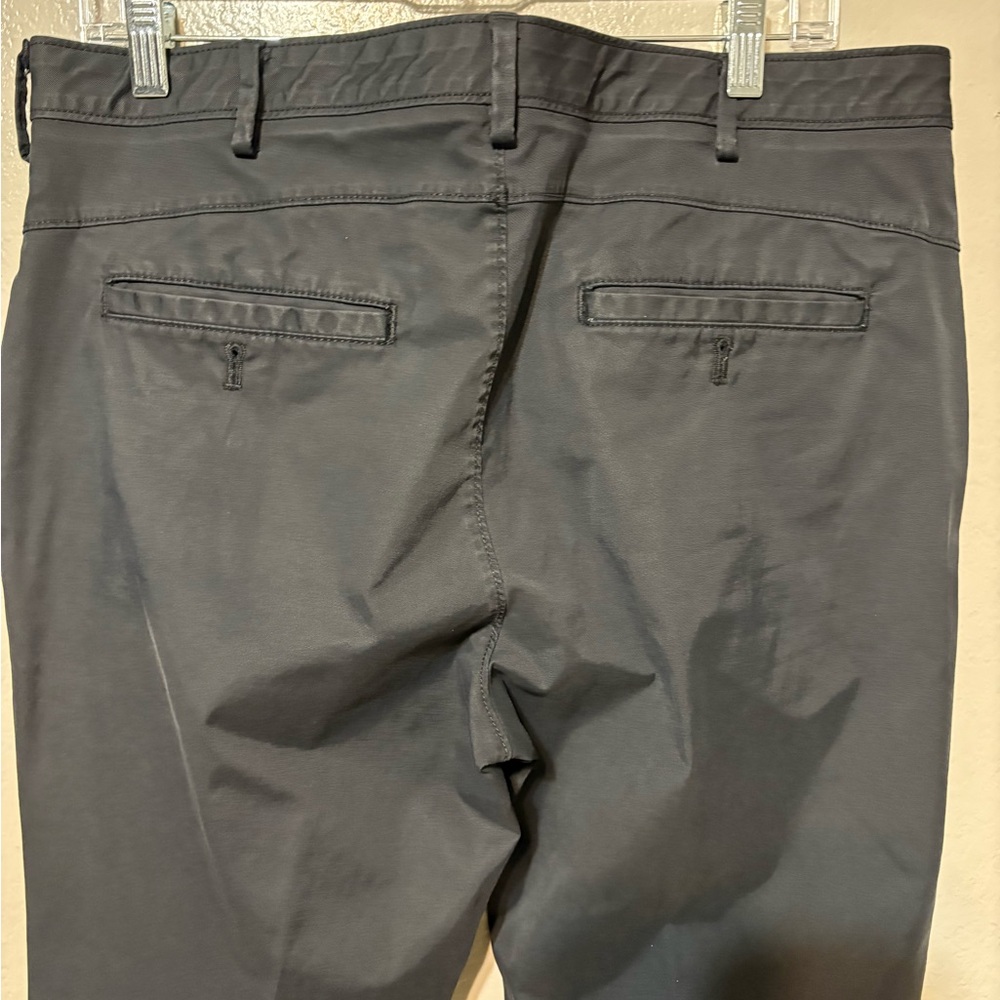 Men's Izod Advantage Performance Pants. 34/32 straight fit. - Picture 6 of 10